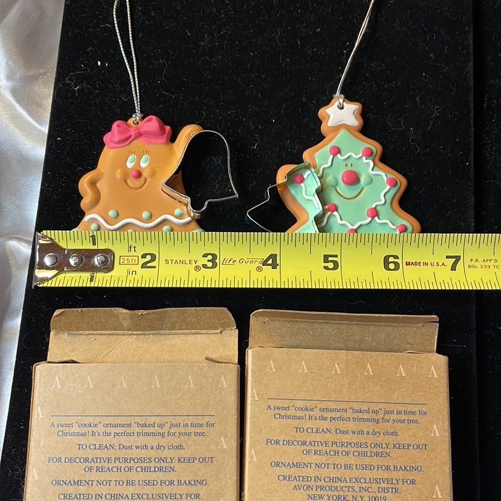 Avon Vtg Cookie Cutter set of 2 Ornaments Bell/ Tree NIB - Picture 10 of 10